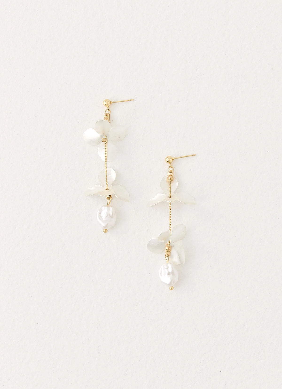 Costa Aura Earrings - Pearl